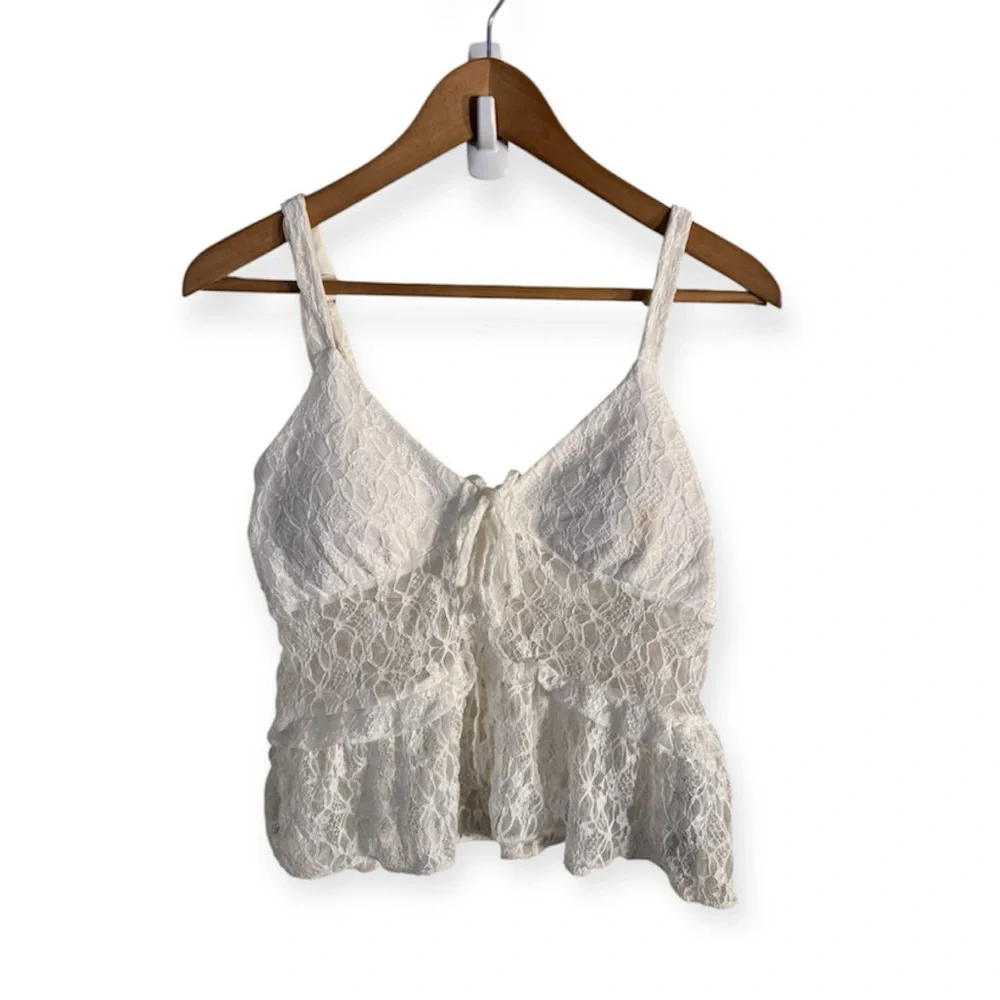 🚫SOLD🚫 Lace Ruffle Top - Picture 4 of 5